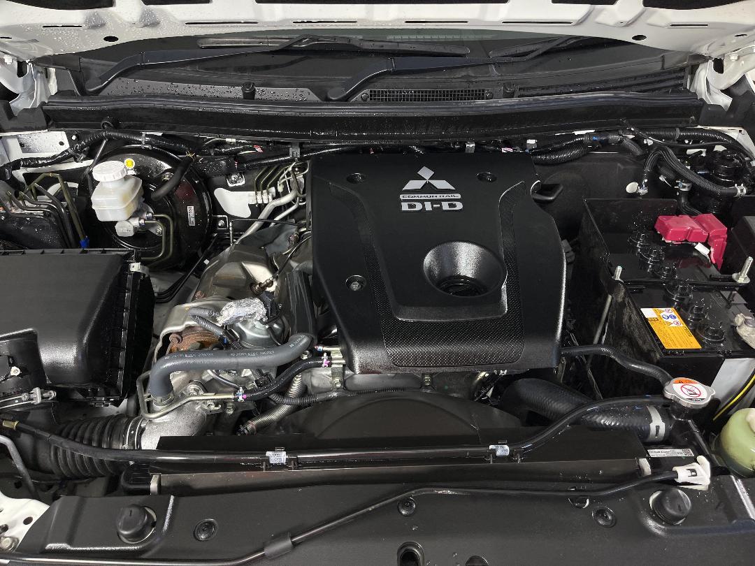 Photo '13' of Mitsubishi Triton