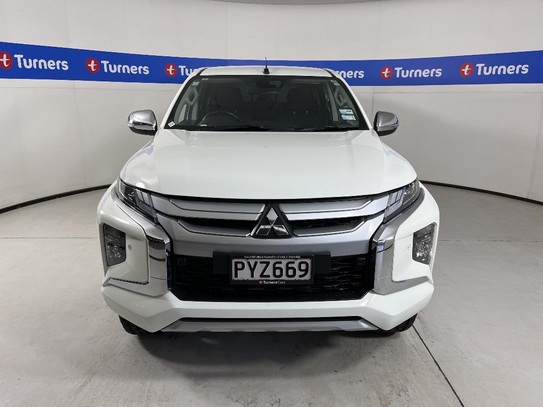 Photo '2' of Mitsubishi Triton