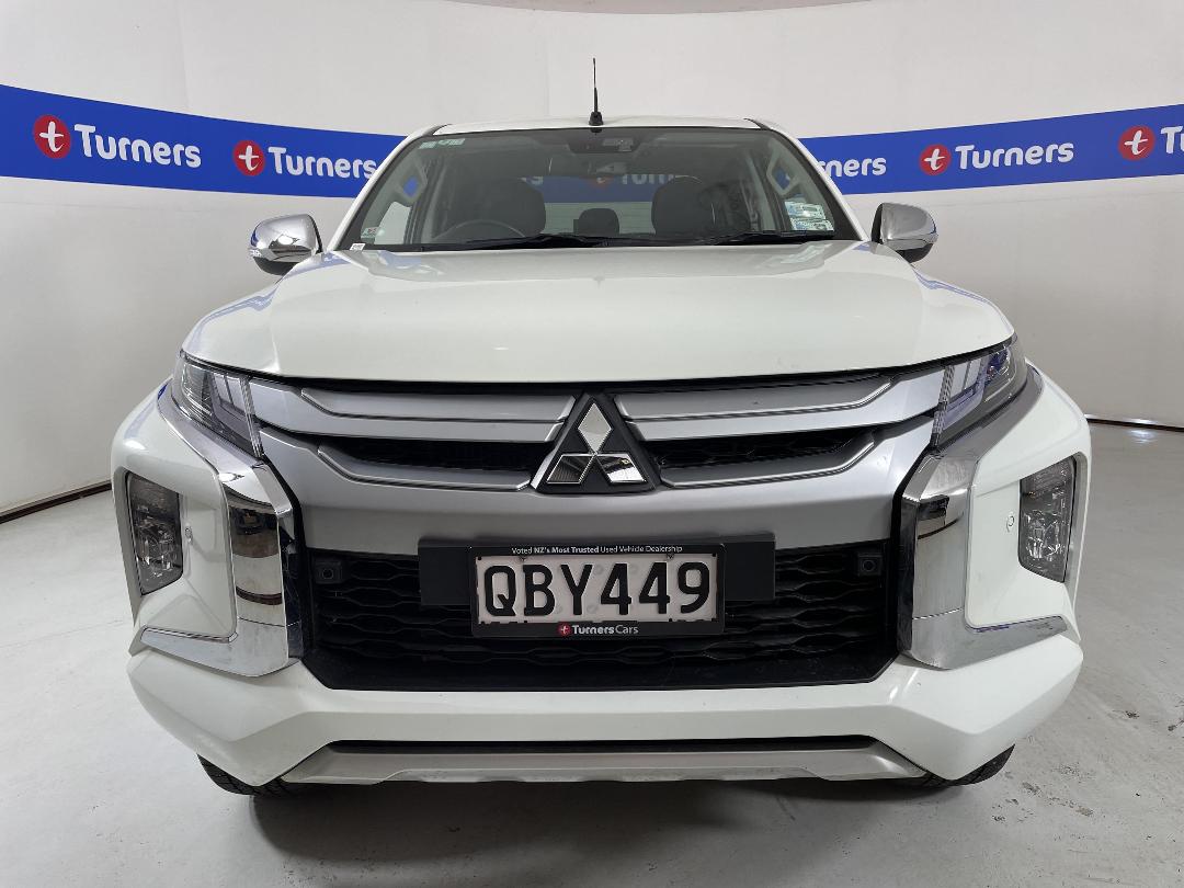 Photo '2' of Mitsubishi Triton