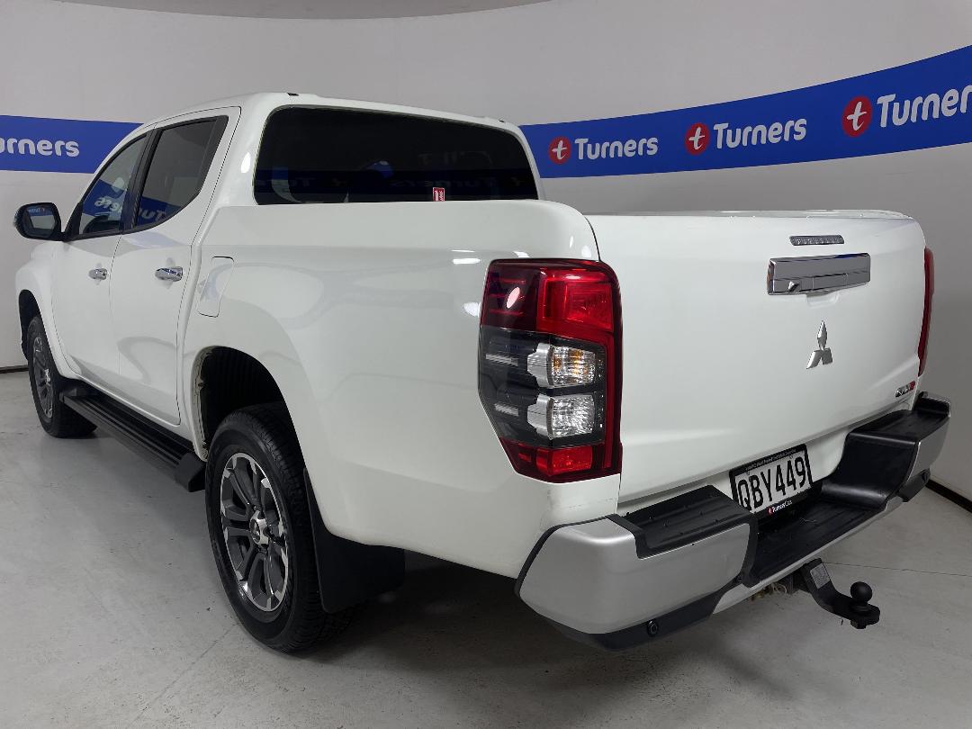 Photo '5' of Mitsubishi Triton