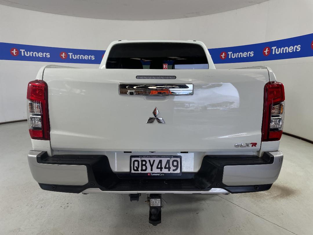 Photo '6' of Mitsubishi Triton