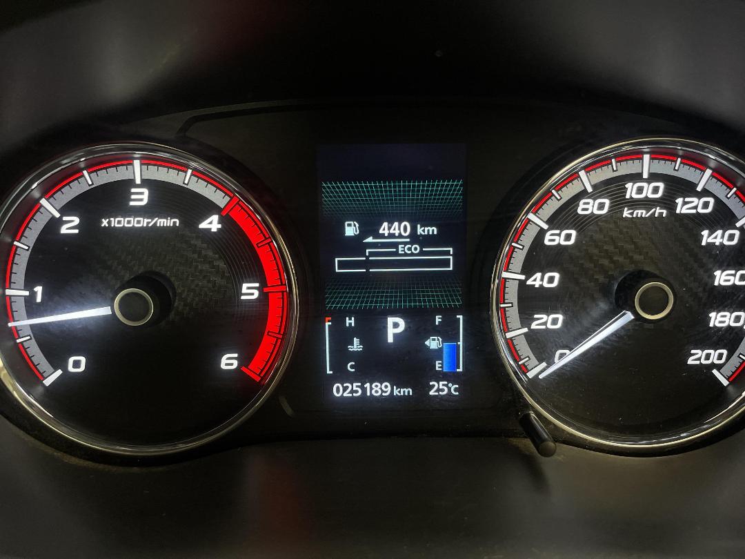 Photo '21' of Mitsubishi Triton