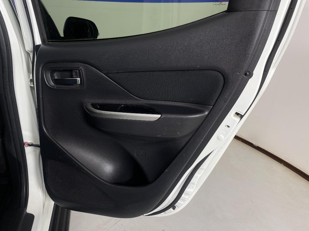 Photo '19' of Mitsubishi Triton