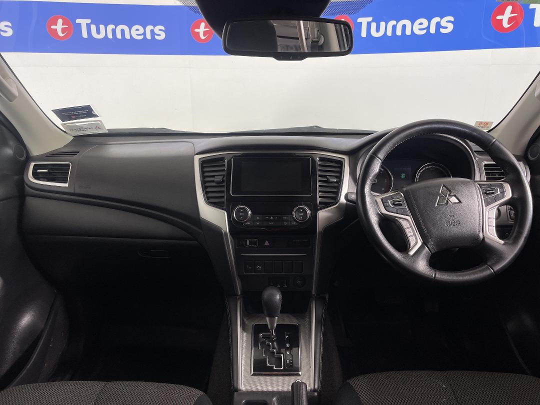 Photo '17' of Mitsubishi Triton