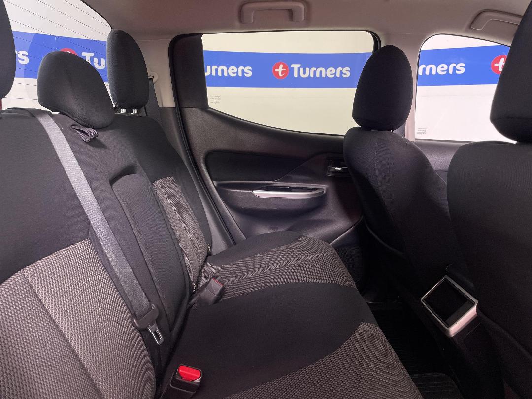 Photo '20' of Mitsubishi Triton