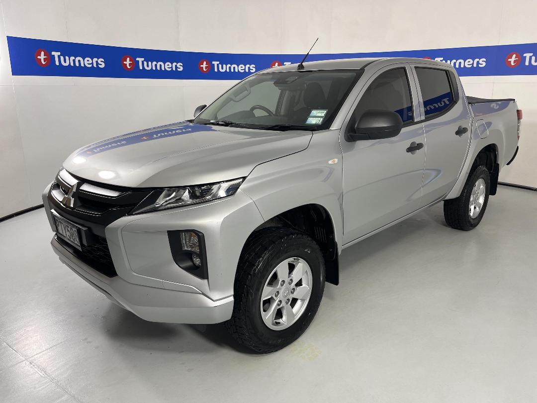 Photo '4' of Mitsubishi Triton