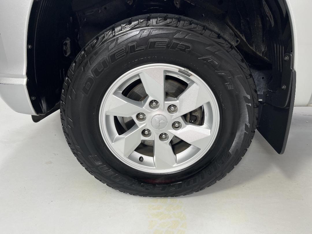 Photo '10' of Mitsubishi Triton