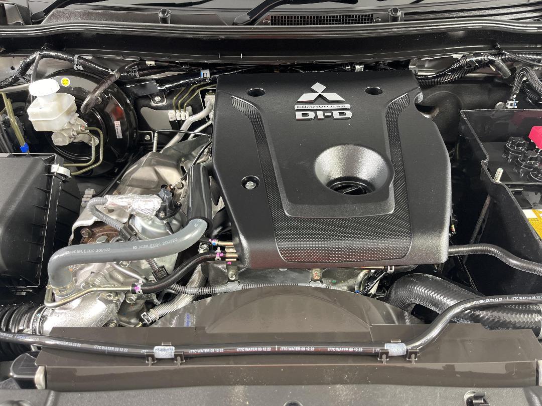 Photo '13' of Mitsubishi Triton