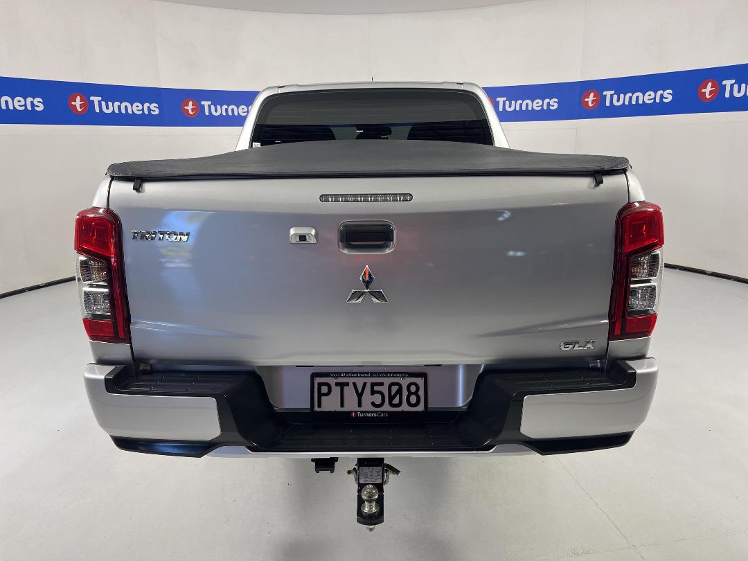 Photo '6' of Mitsubishi Triton