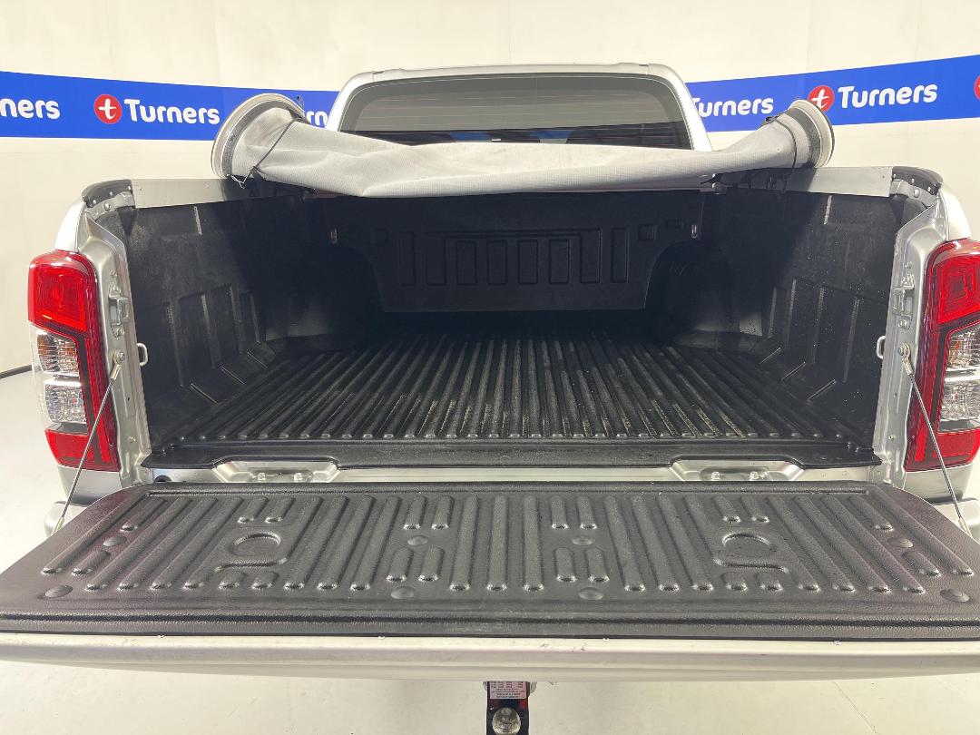 Photo '14' of Mitsubishi Triton