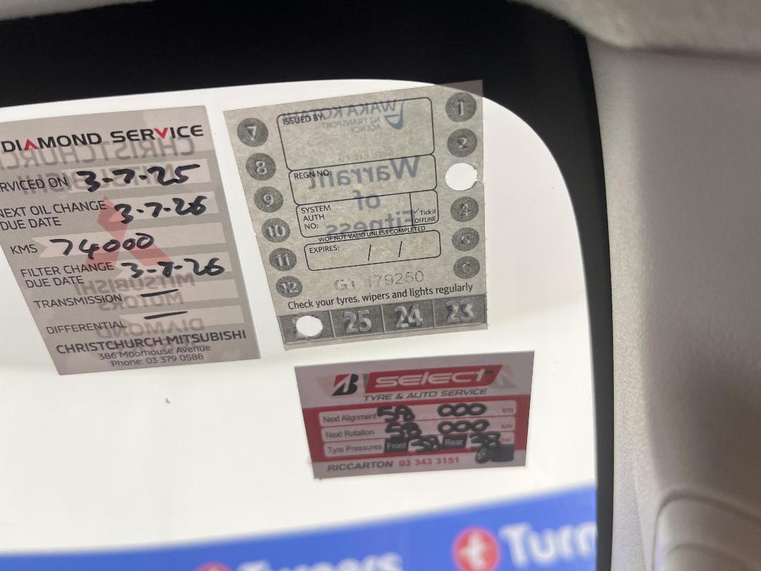 Photo '23' of Mitsubishi Triton