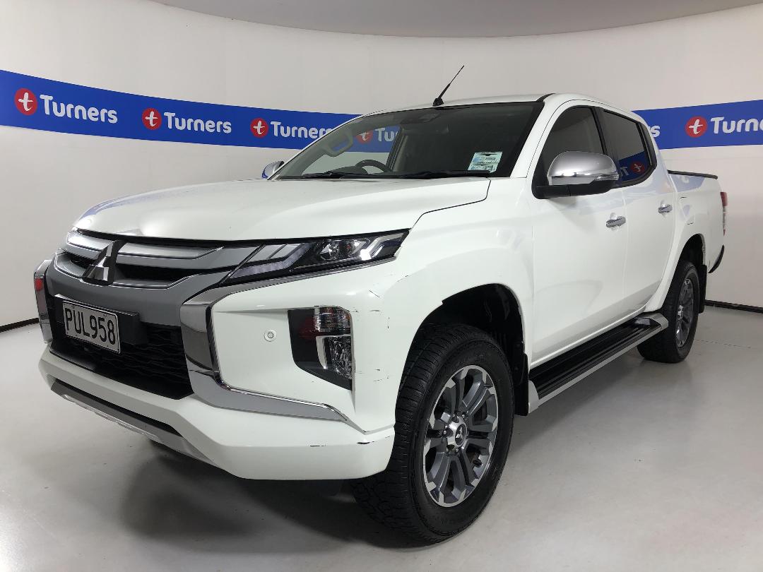 Photo '4' of Mitsubishi Triton