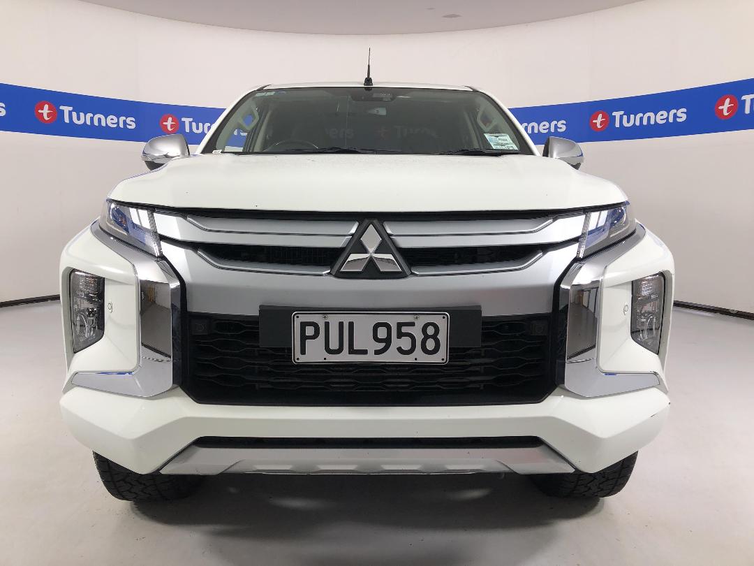 Photo '2' of Mitsubishi Triton