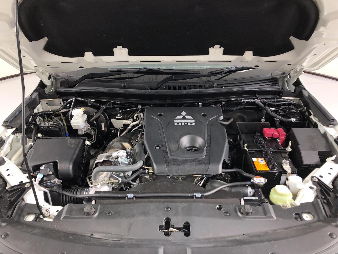 Photo '13' of Mitsubishi Triton