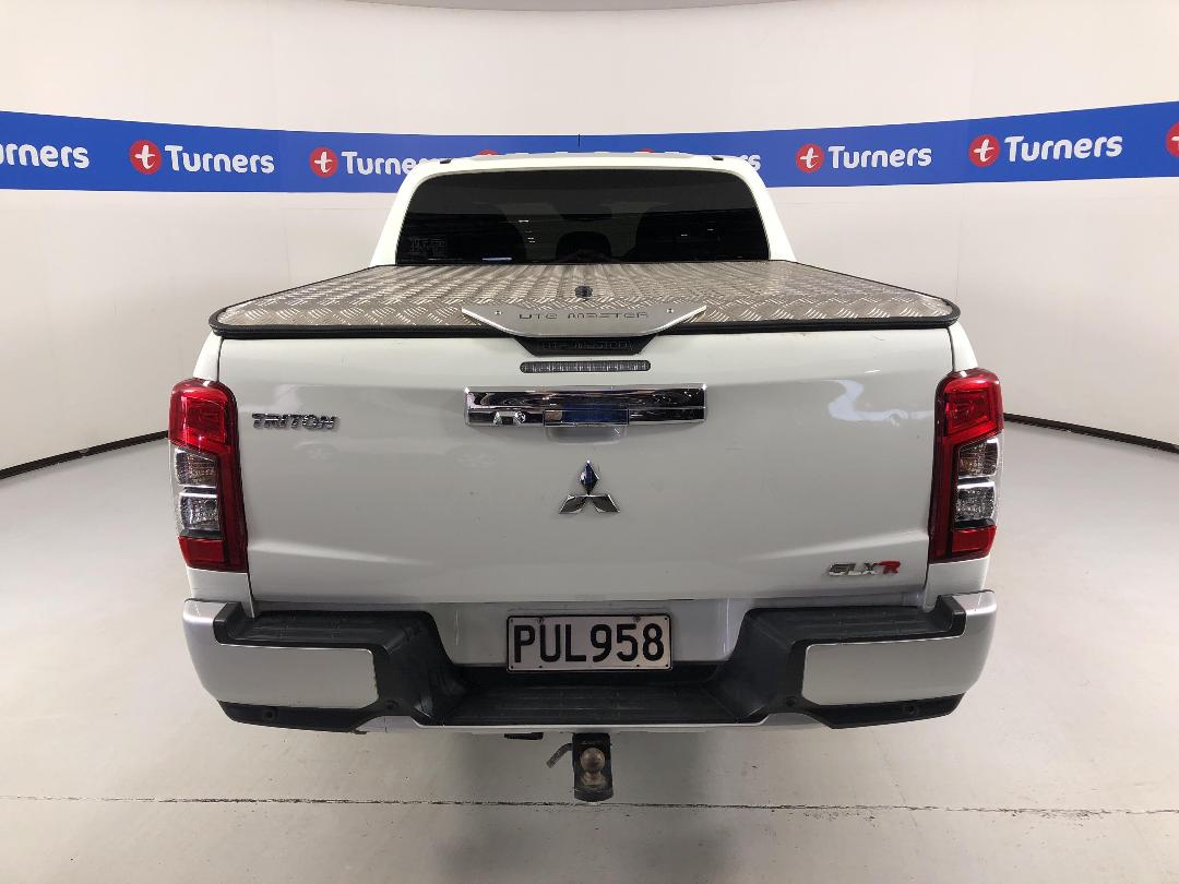 Photo '6' of Mitsubishi Triton