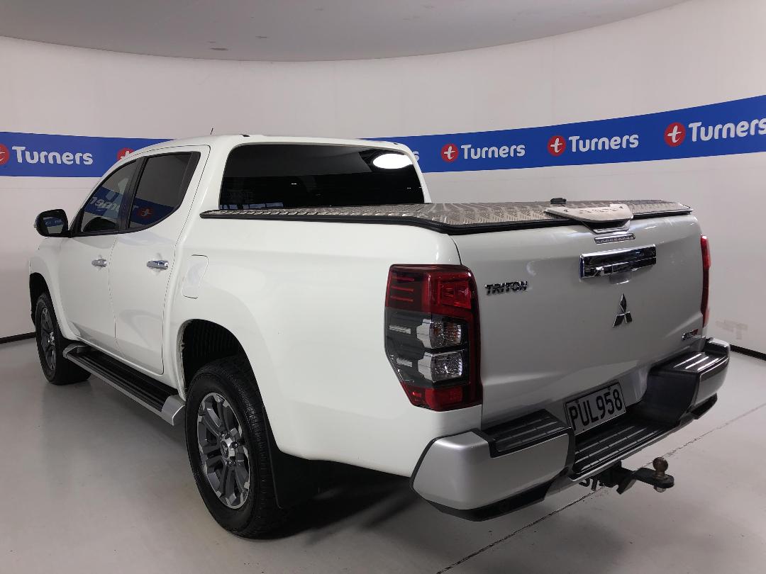 Photo '5' of Mitsubishi Triton