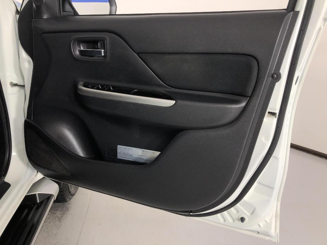 Photo '15' of Mitsubishi Triton