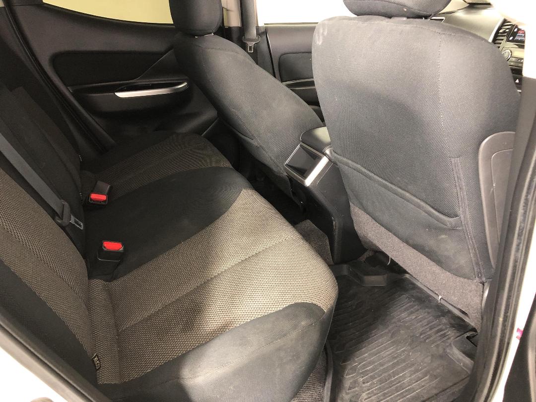 Photo '20' of Mitsubishi Triton