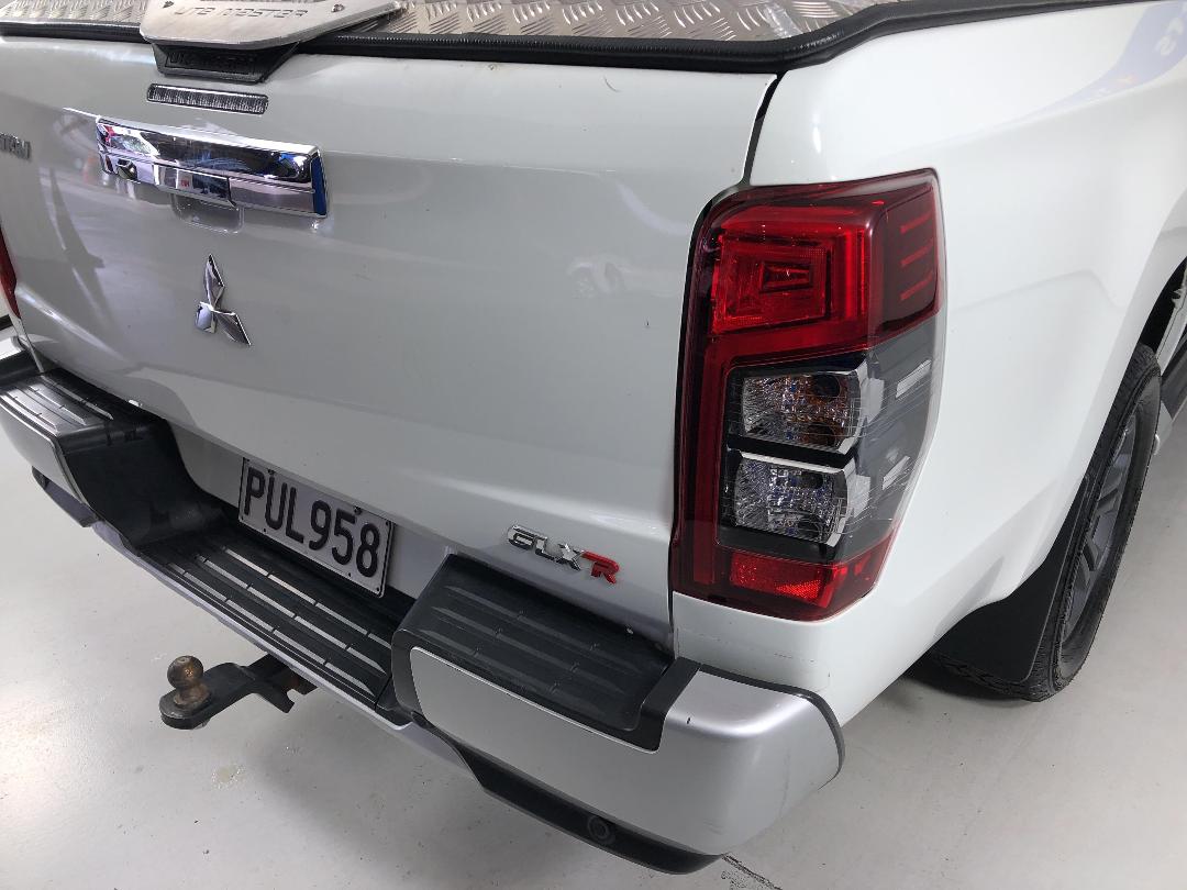 Photo '26' of Mitsubishi Triton