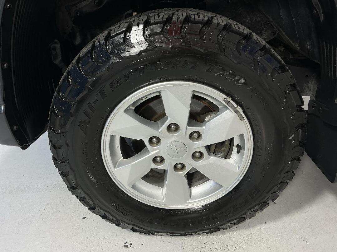 Photo '10' of Mitsubishi Triton