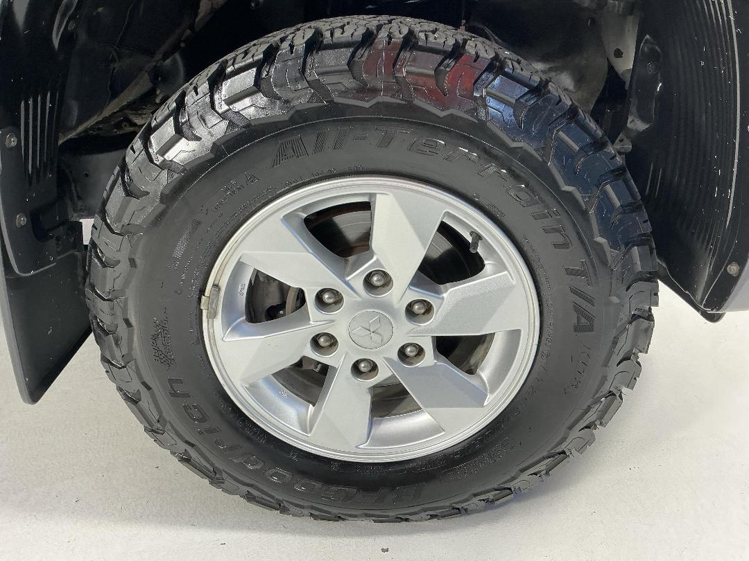 Photo '9' of Mitsubishi Triton