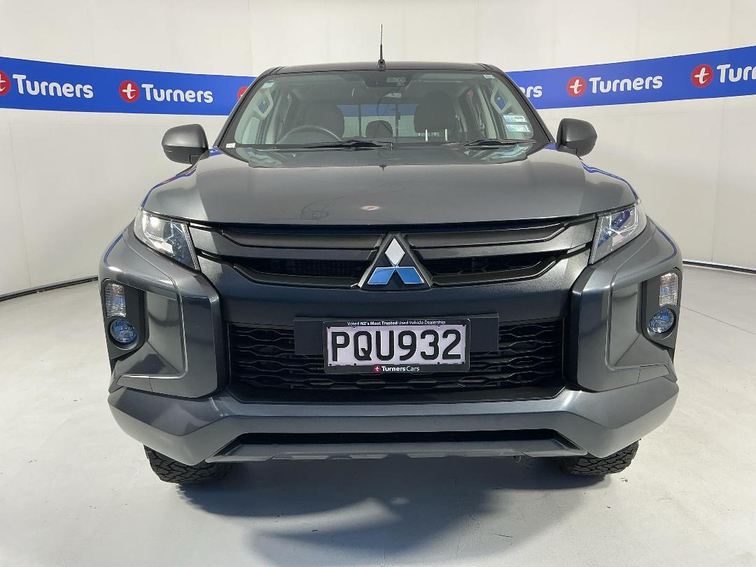 Photo '2' of Mitsubishi Triton