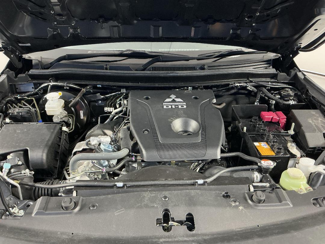 Photo '13' of Mitsubishi Triton