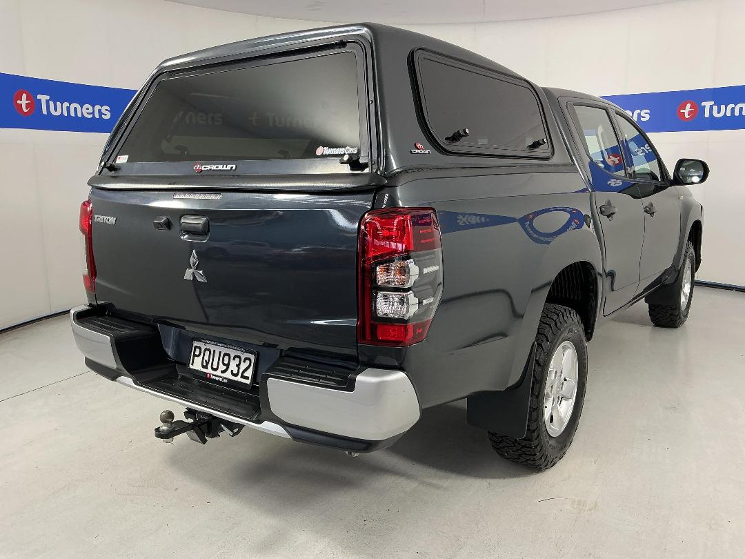 Photo '7' of Mitsubishi Triton