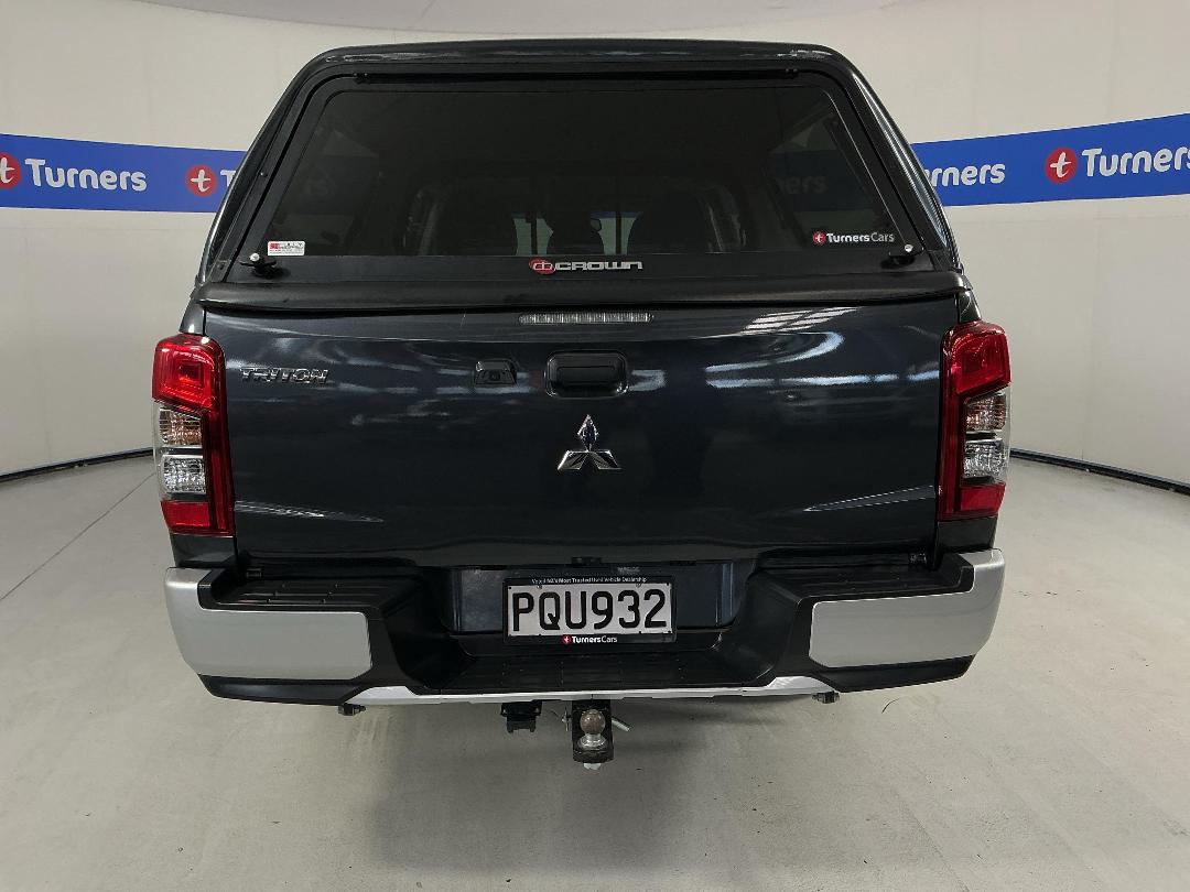 Photo '6' of Mitsubishi Triton