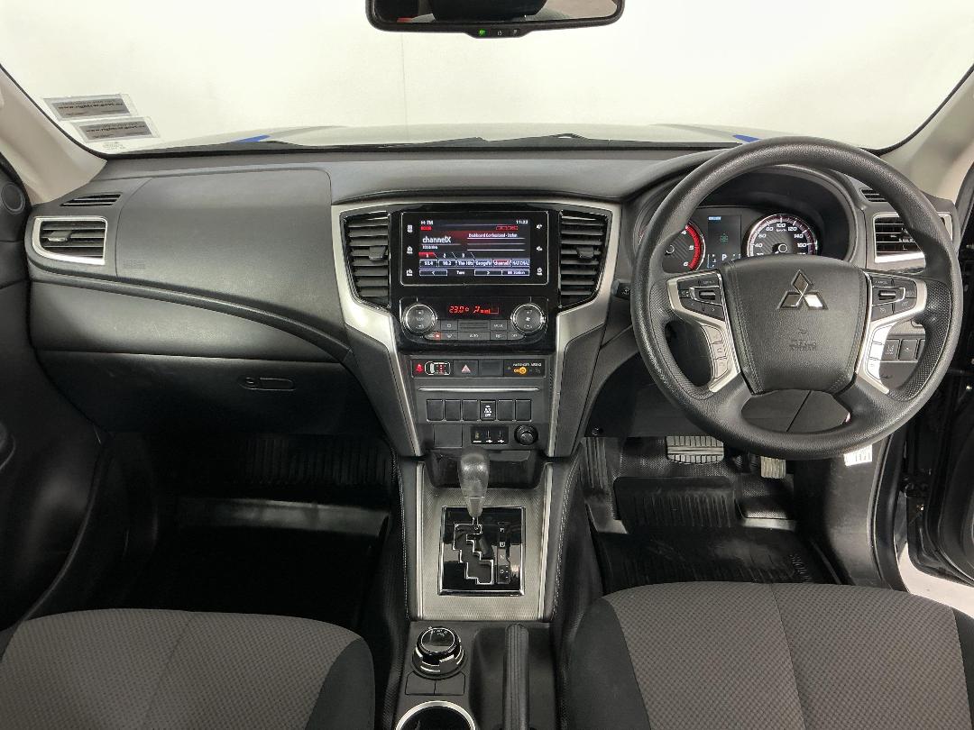 Photo '17' of Mitsubishi Triton