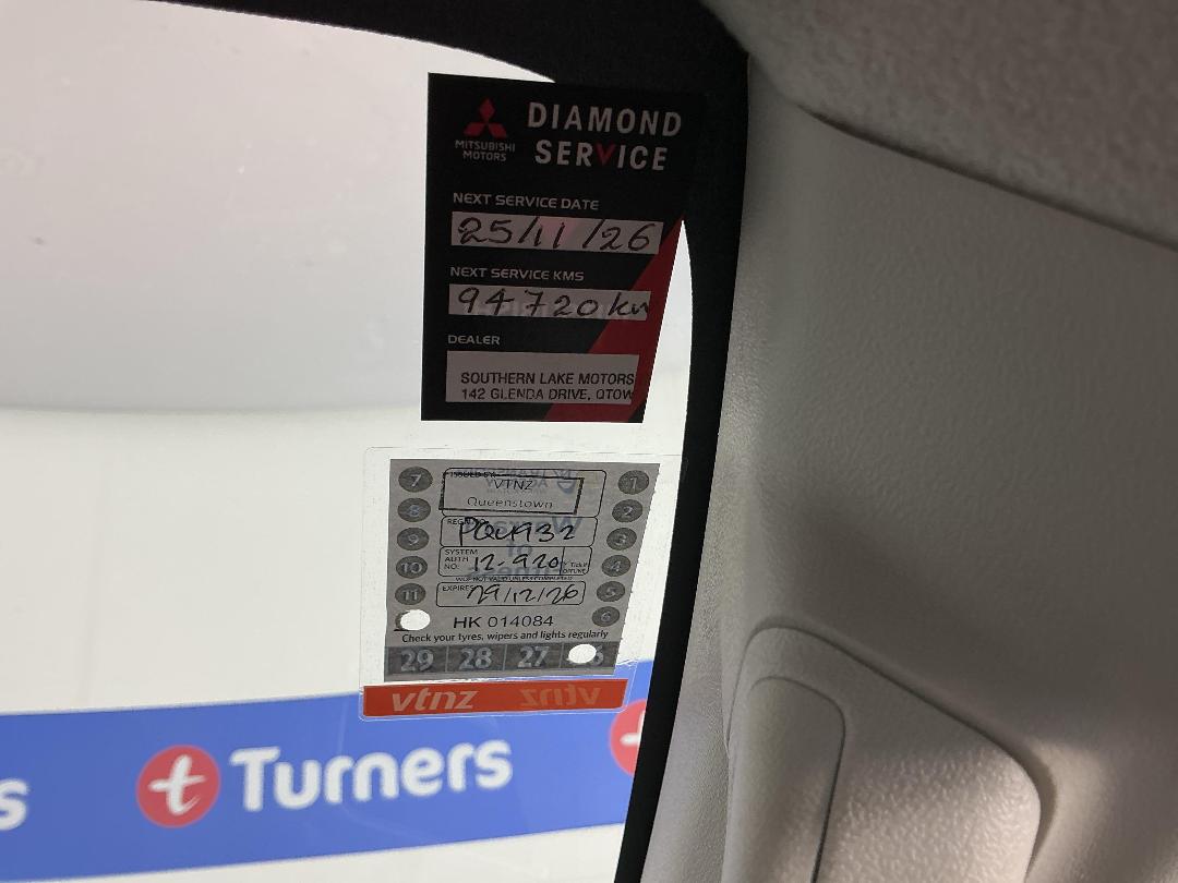 Photo '28' of Mitsubishi Triton