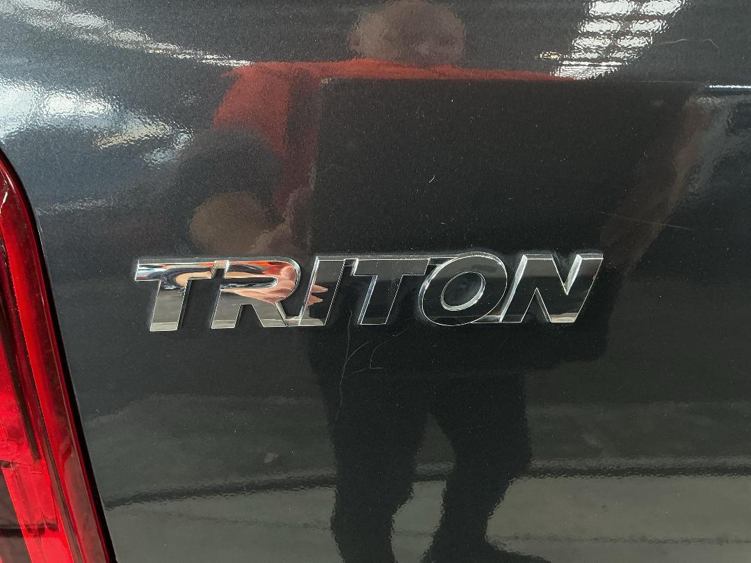 Photo '30' of Mitsubishi Triton