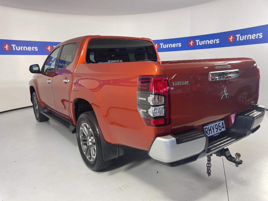 Photo '5' of Mitsubishi Triton