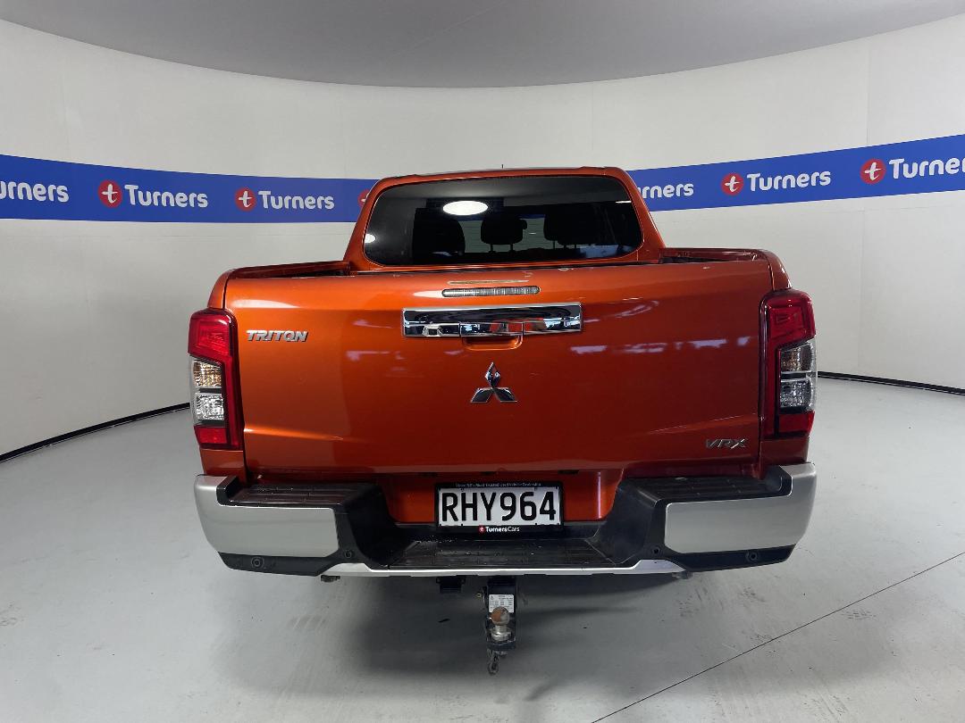 Photo '6' of Mitsubishi Triton