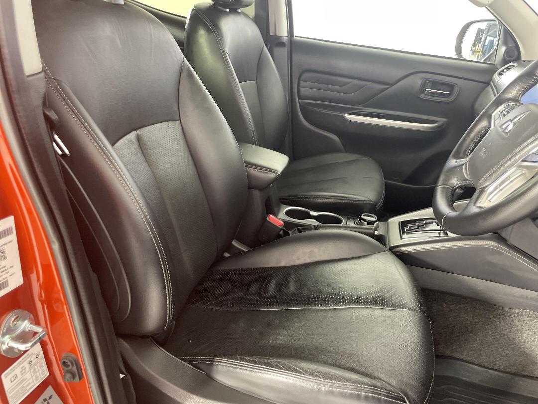 Photo '16' of Mitsubishi Triton