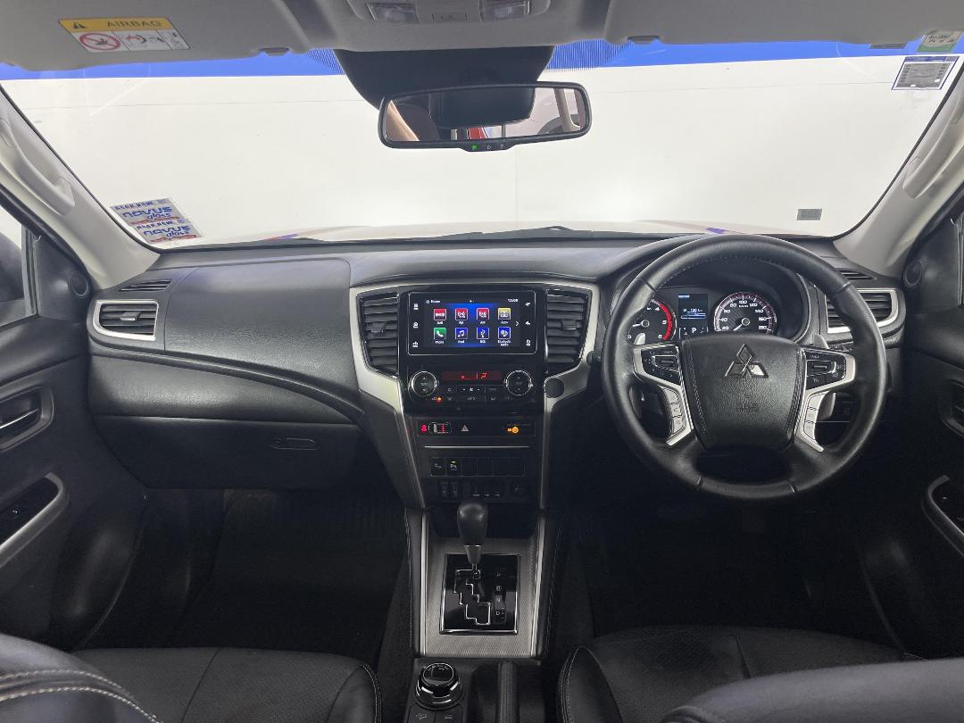 Photo '17' of Mitsubishi Triton