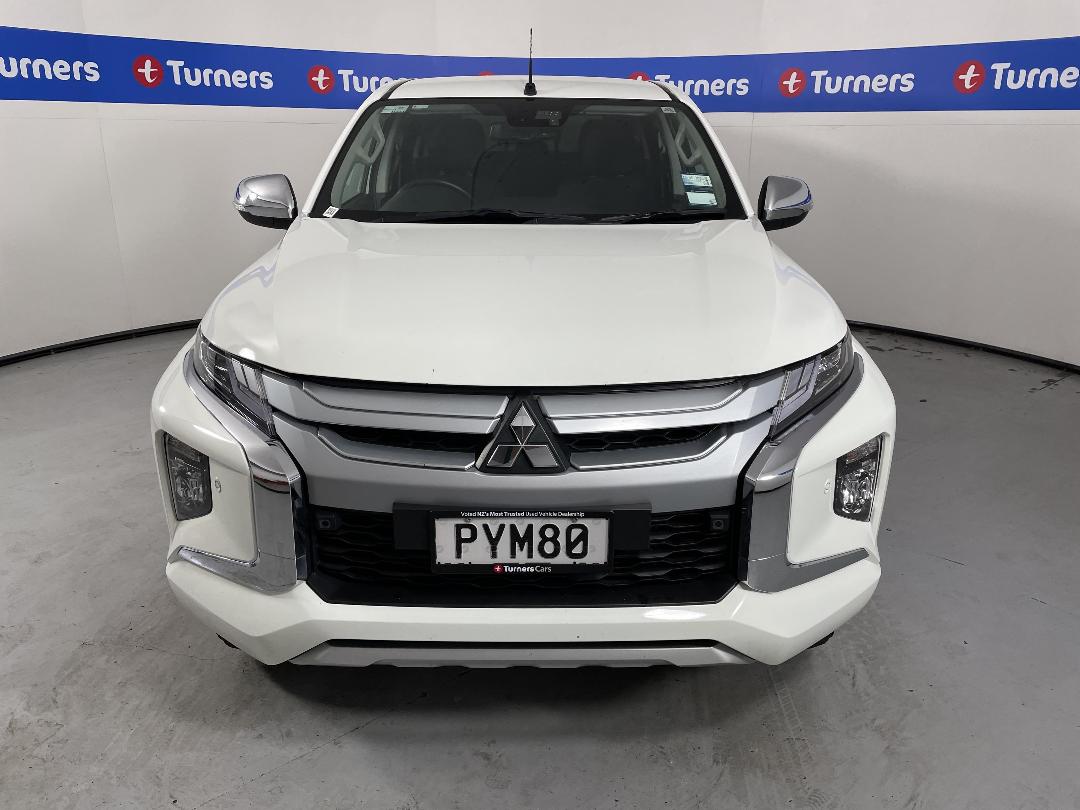 Photo '2' of Mitsubishi Triton