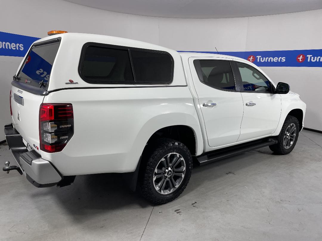 Photo '7' of Mitsubishi Triton