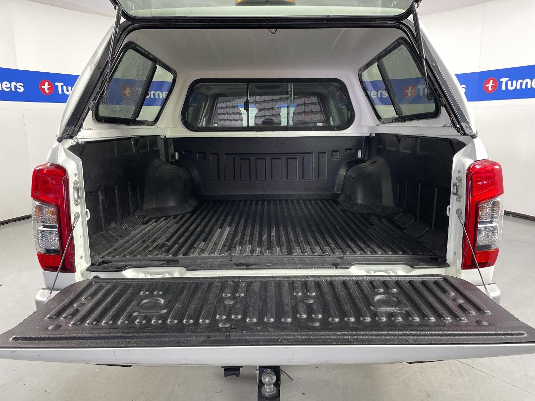 Photo '14' of Mitsubishi Triton