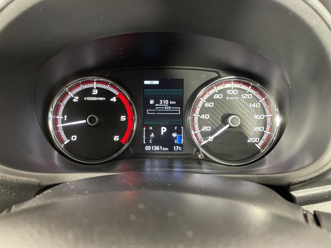 Photo '21' of Mitsubishi Triton