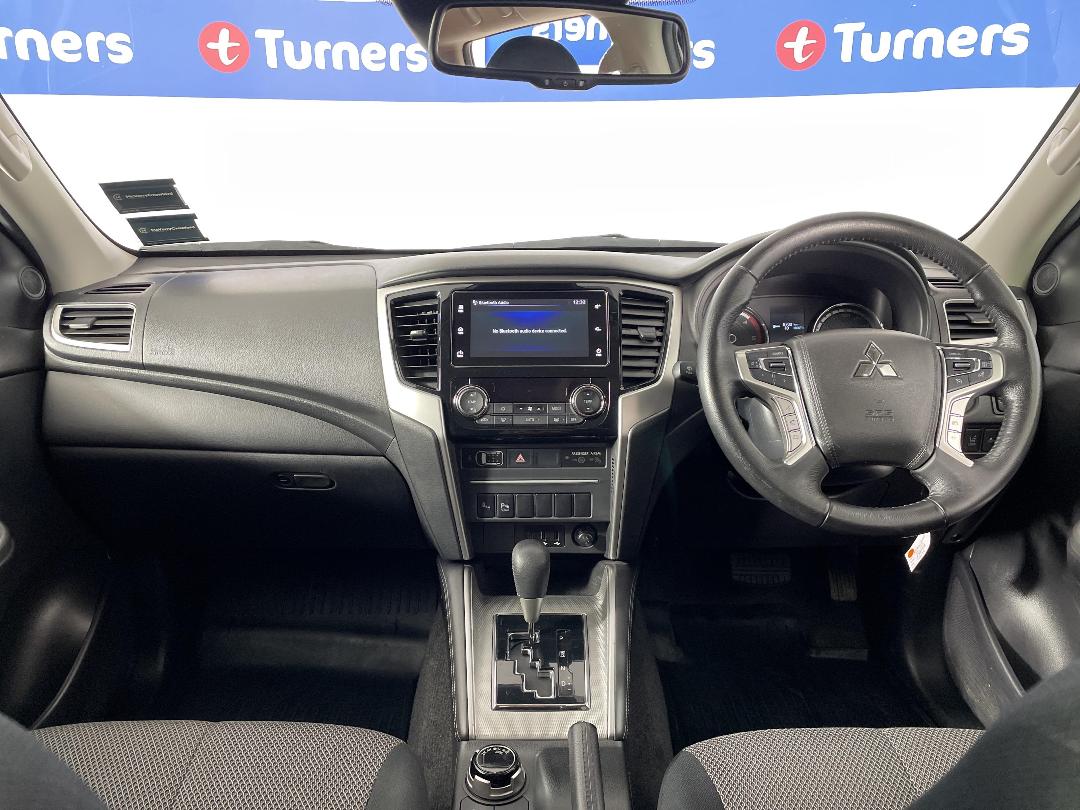 Photo '17' of Mitsubishi Triton