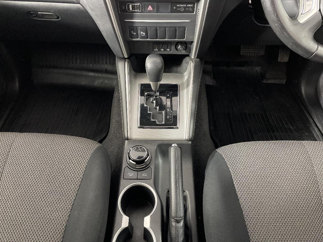 Photo '18' of Mitsubishi Triton