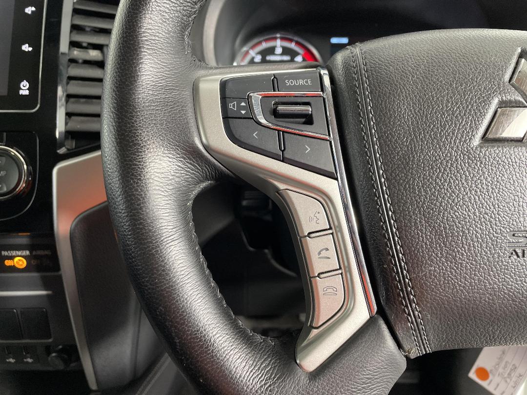 Photo '29' of Mitsubishi Triton