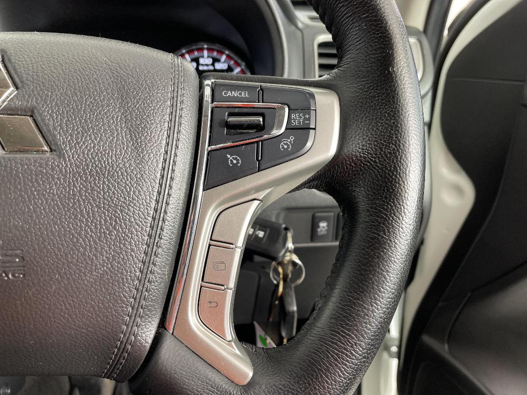 Photo '30' of Mitsubishi Triton