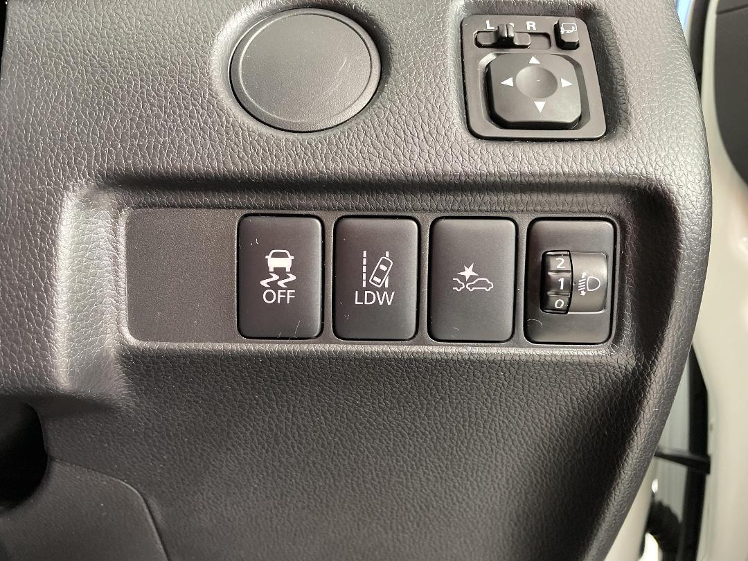 Photo '32' of Mitsubishi Triton