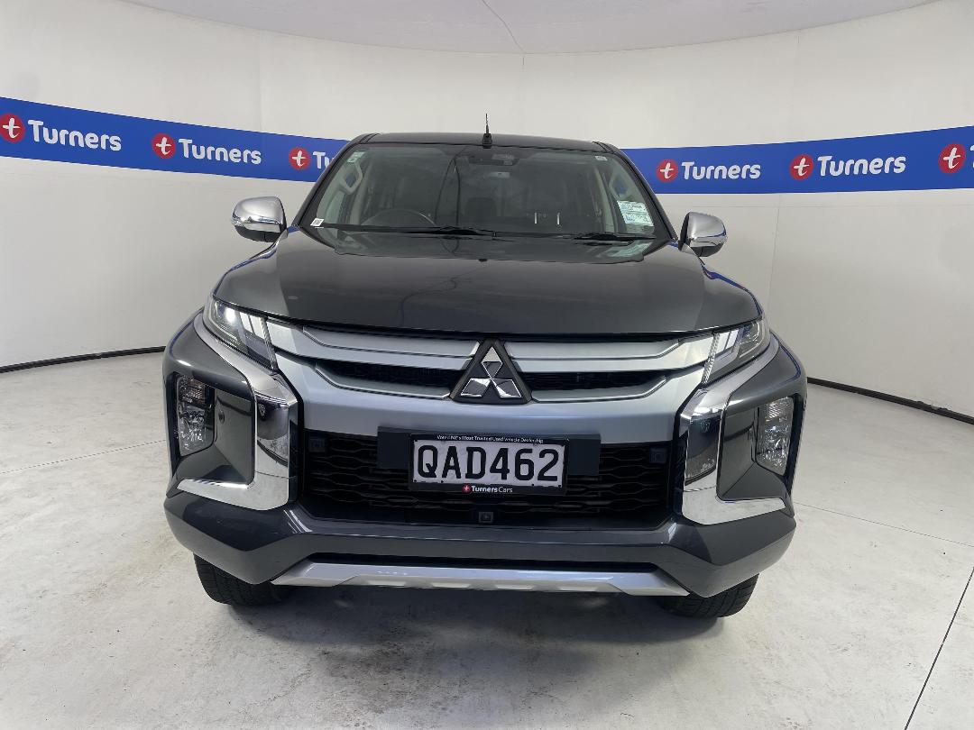 Photo '2' of Mitsubishi Triton