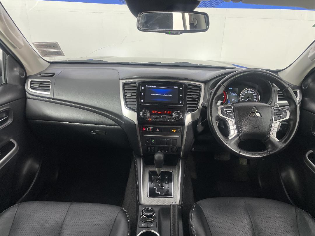 Photo '17' of Mitsubishi Triton