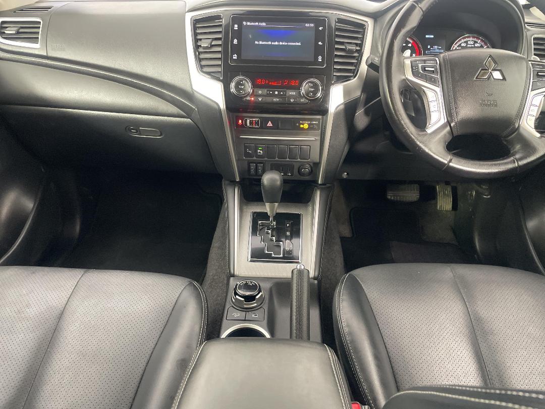 Photo '18' of Mitsubishi Triton