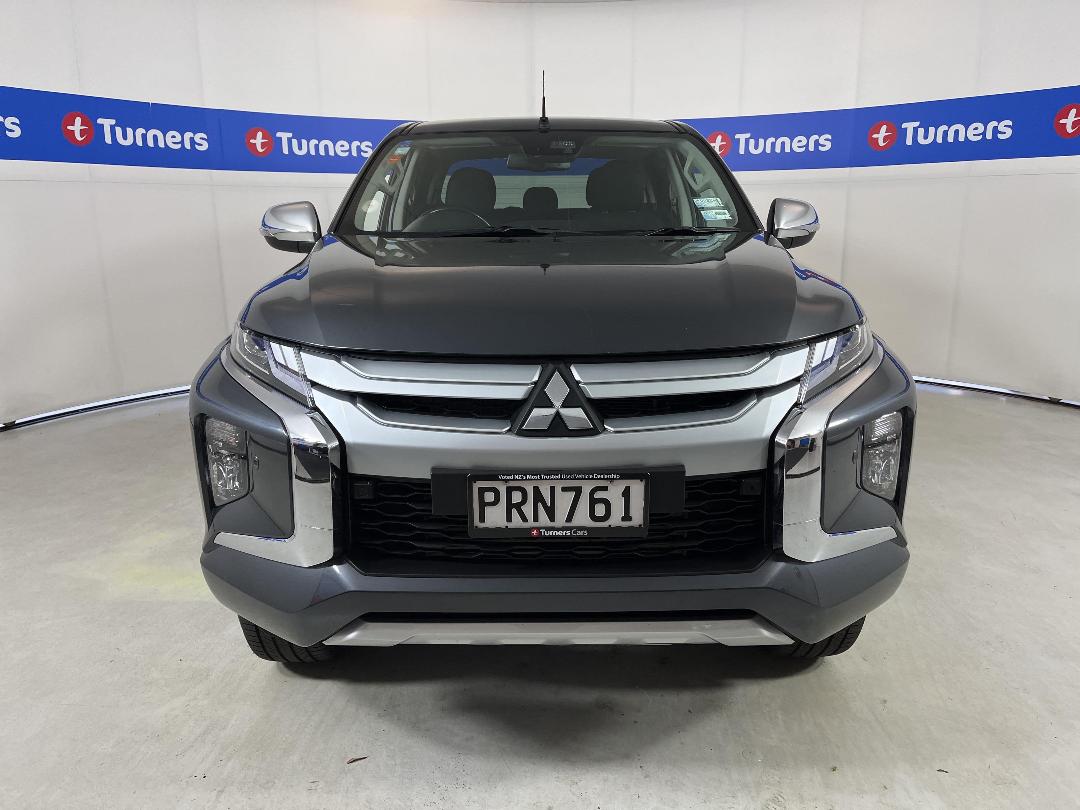 Photo '2' of Mitsubishi Triton