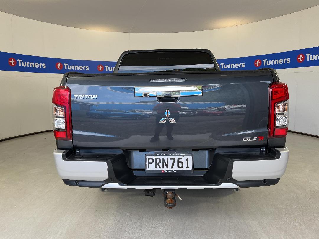 Photo '6' of Mitsubishi Triton